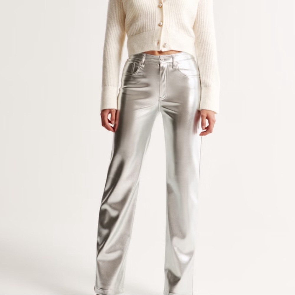 Vegan leather 90s relaxed pant in silver